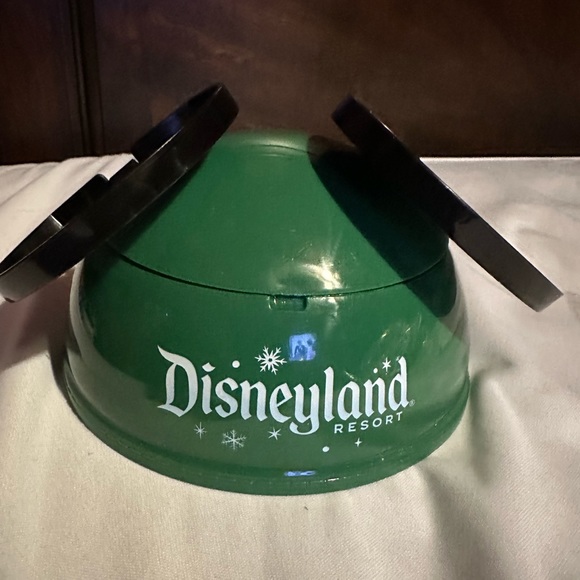 Mickey Mouse Wreath Hat Treat or Ice cream bowl - Picture 5 of 5